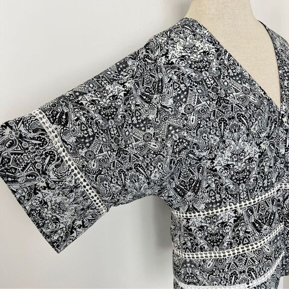 IRO Black & White Patterned Half Sleeves Blouse size 38 (412) - Picture 2 of 6